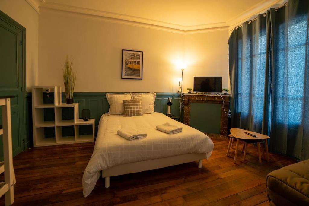 La Belle Vie - Appartement Cosy Au Centre-Ville Оксер Екстериор снимка